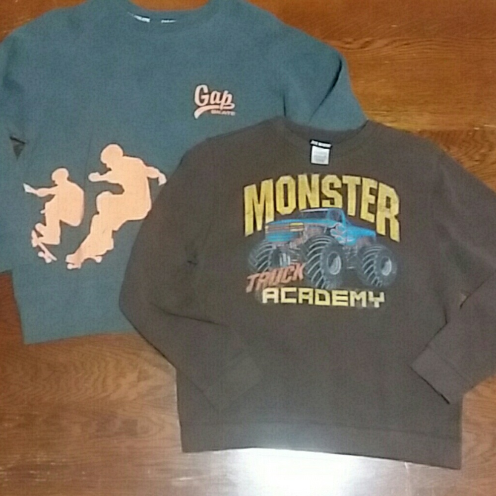Boys sweatshirts size 12, bundle of 2